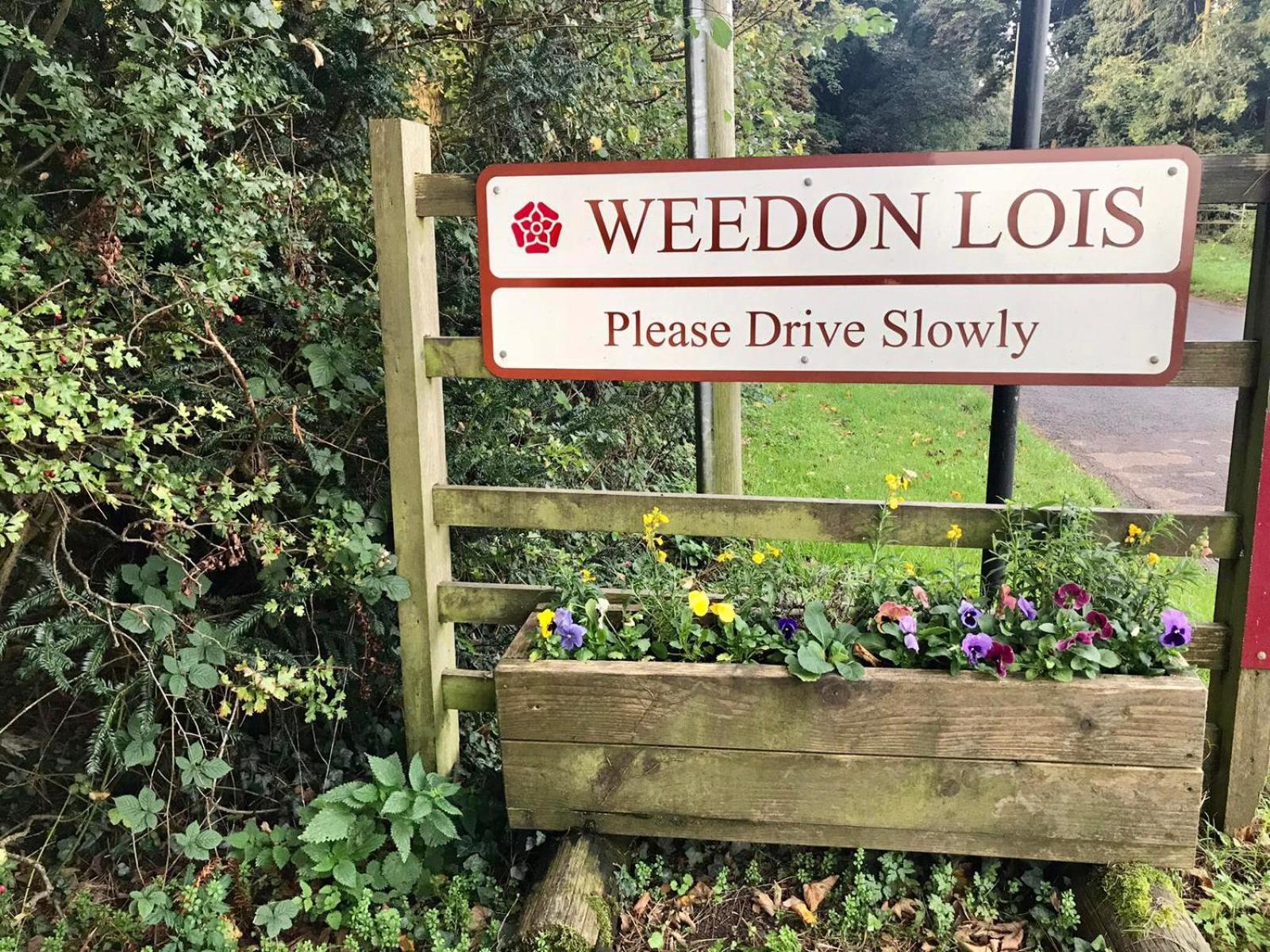 Beautiful Shepherd'S Hut - Lois Weedon Weston  Exterior photo